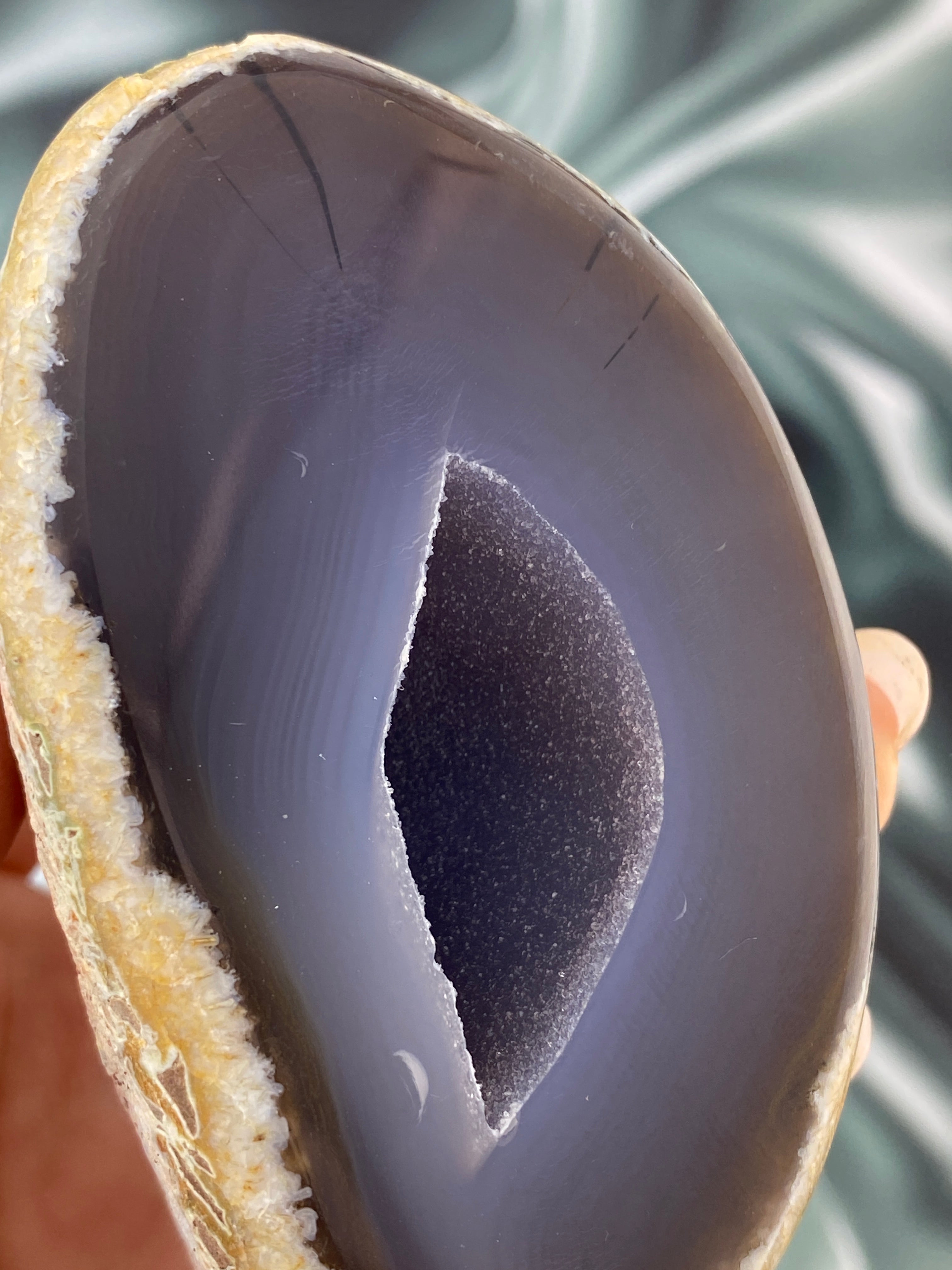 Drucy Agat Geode - CuriousCompassion.dk