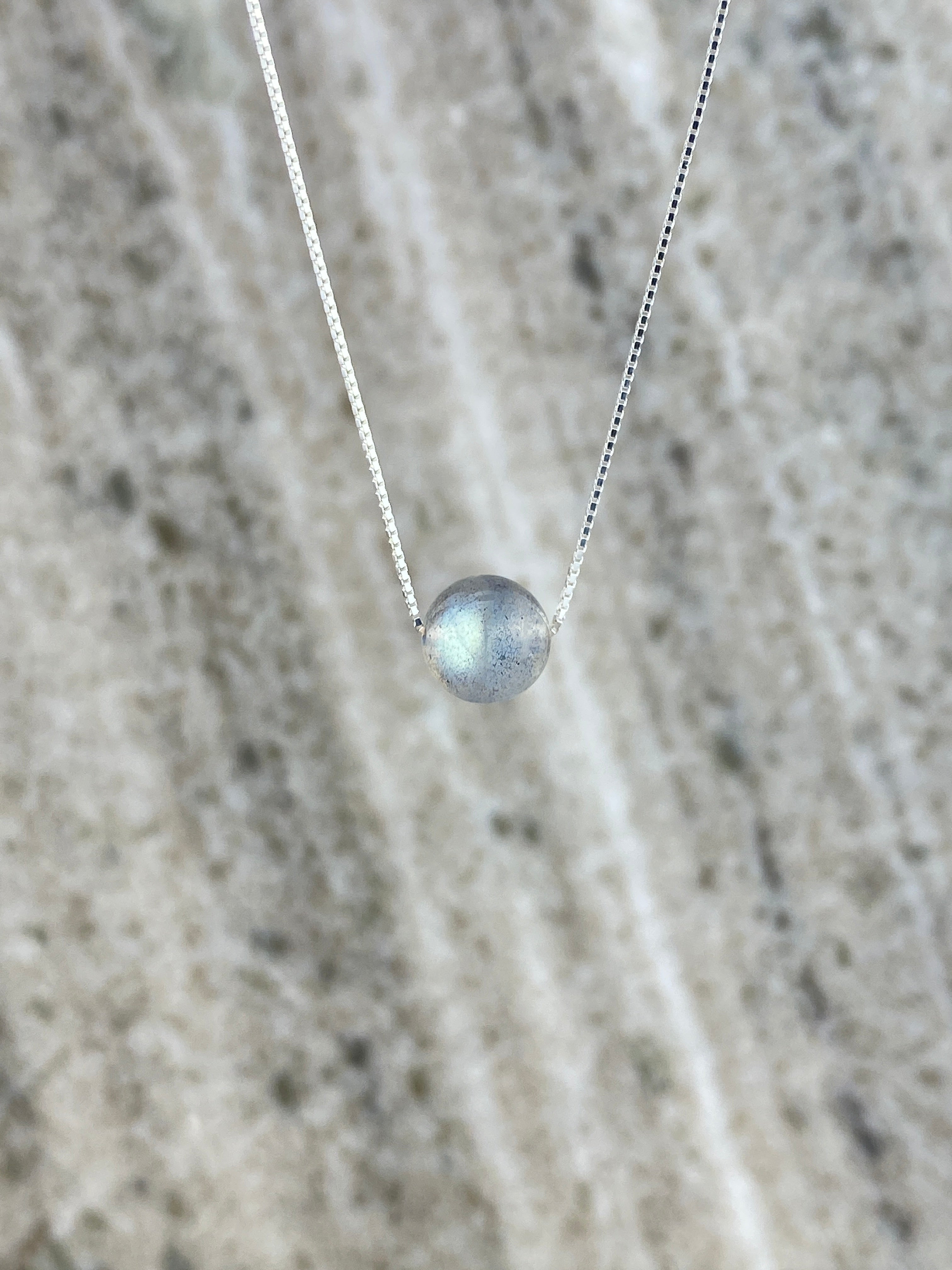 Labradorit Halskæde M. Rund Krystal