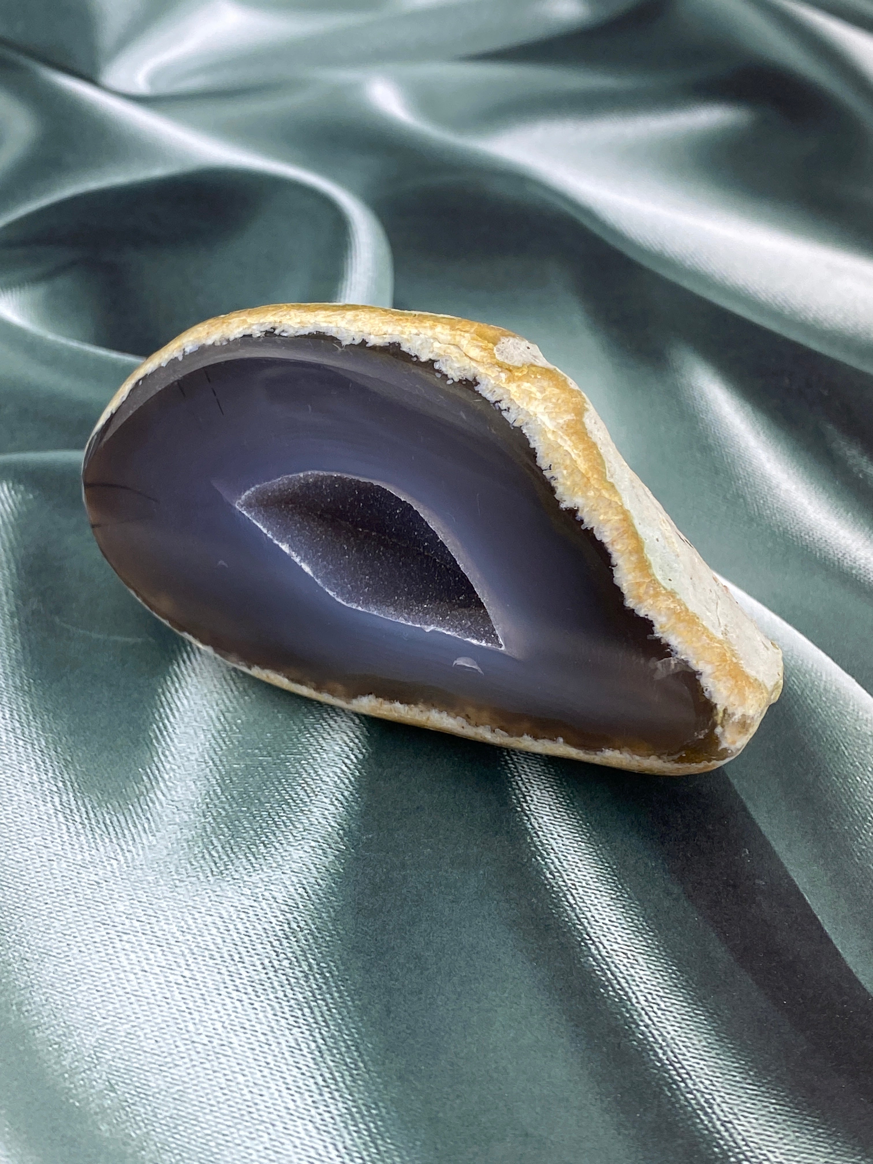 Drucy Agat Geode - CuriousCompassion.dk