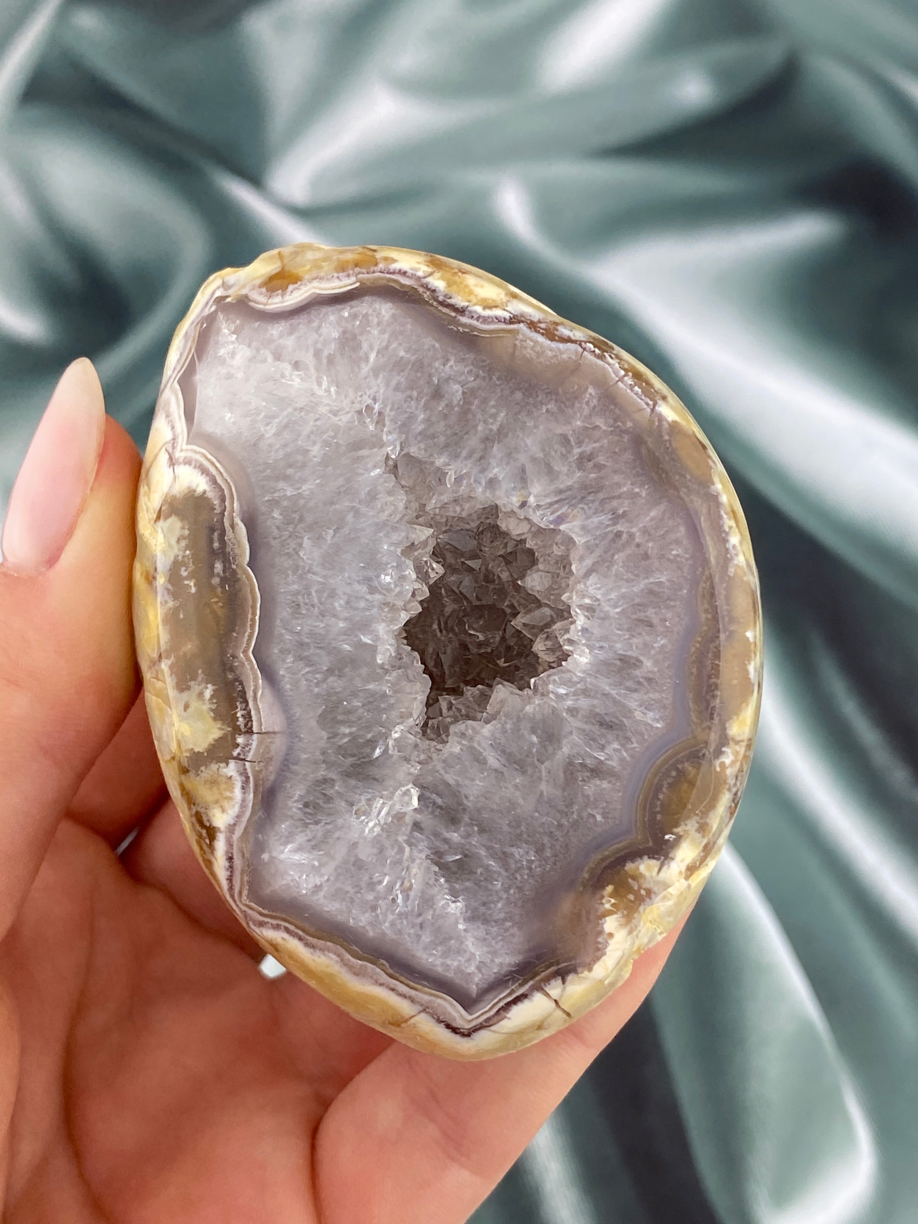 Drucy Agat Geode - CuriousCompassion.dk