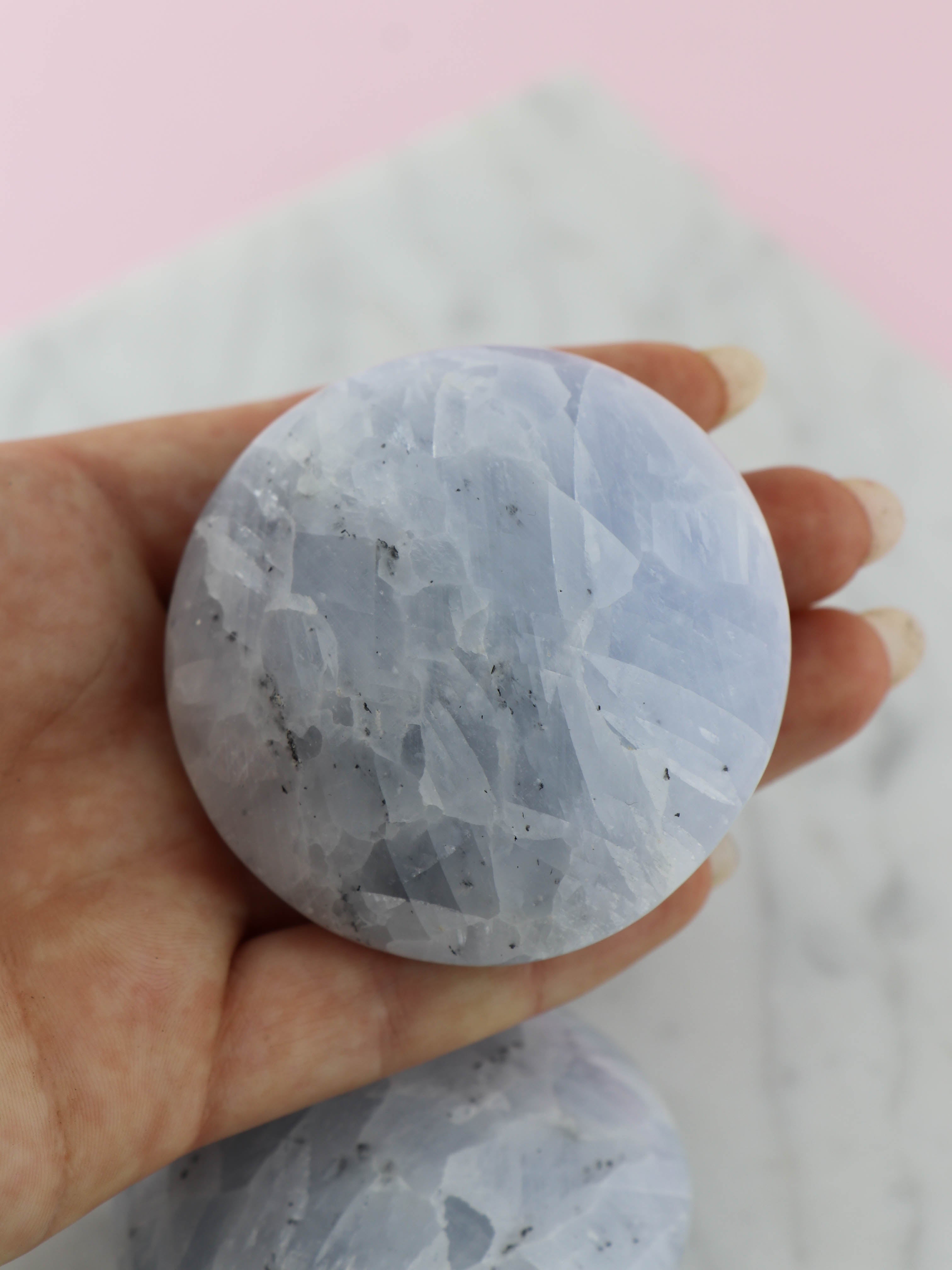 Blå calcit palmstone