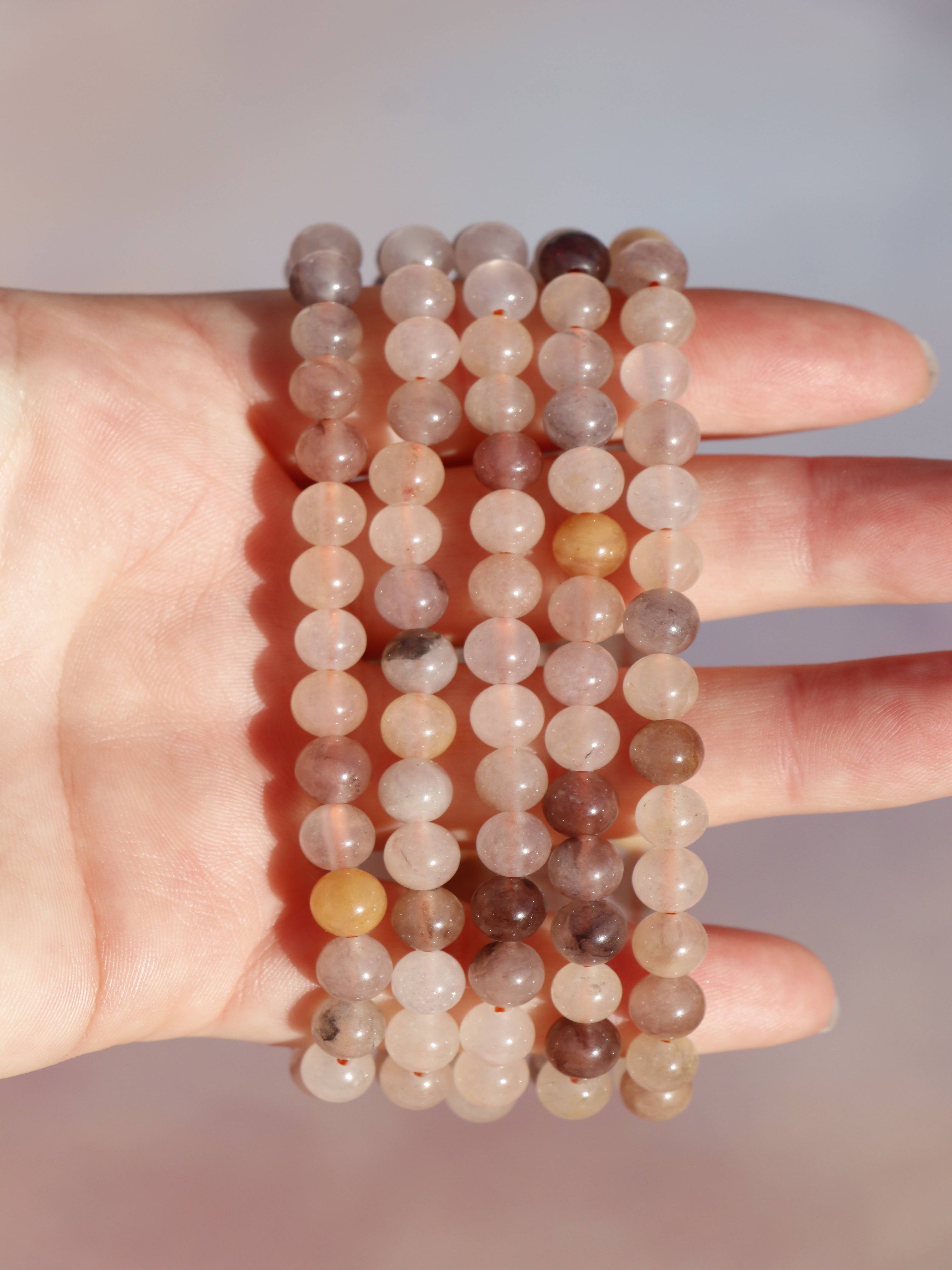 Pink aventurin fremmer selvkærlighed, følelsesmæssig healing og indre ro. Støtter hjertechakraet og balancerer følelser. Perfekt til Vægt og Krebs.