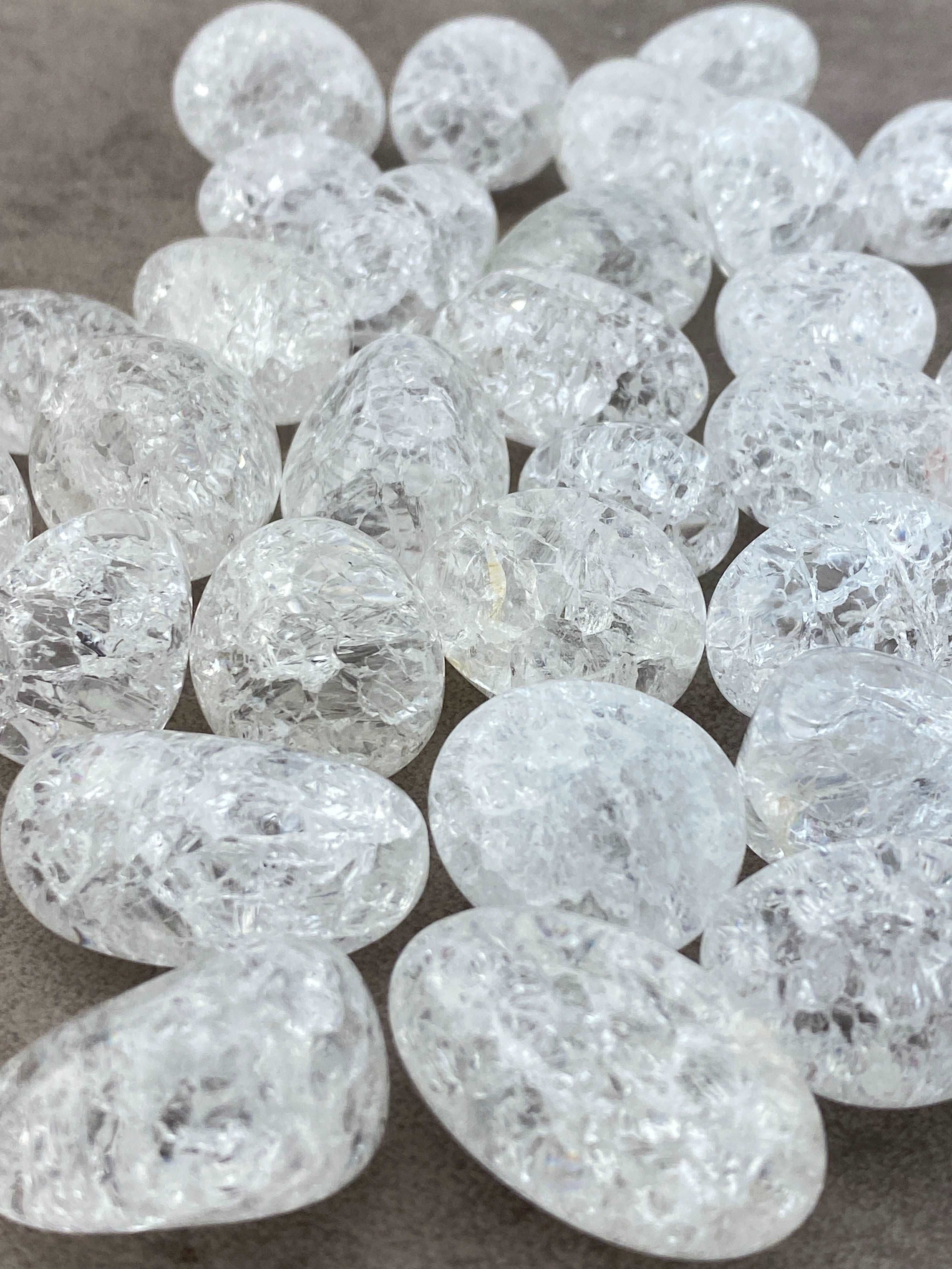 Frosted bjergkrystal lommesten - CuriousCompassion.dk