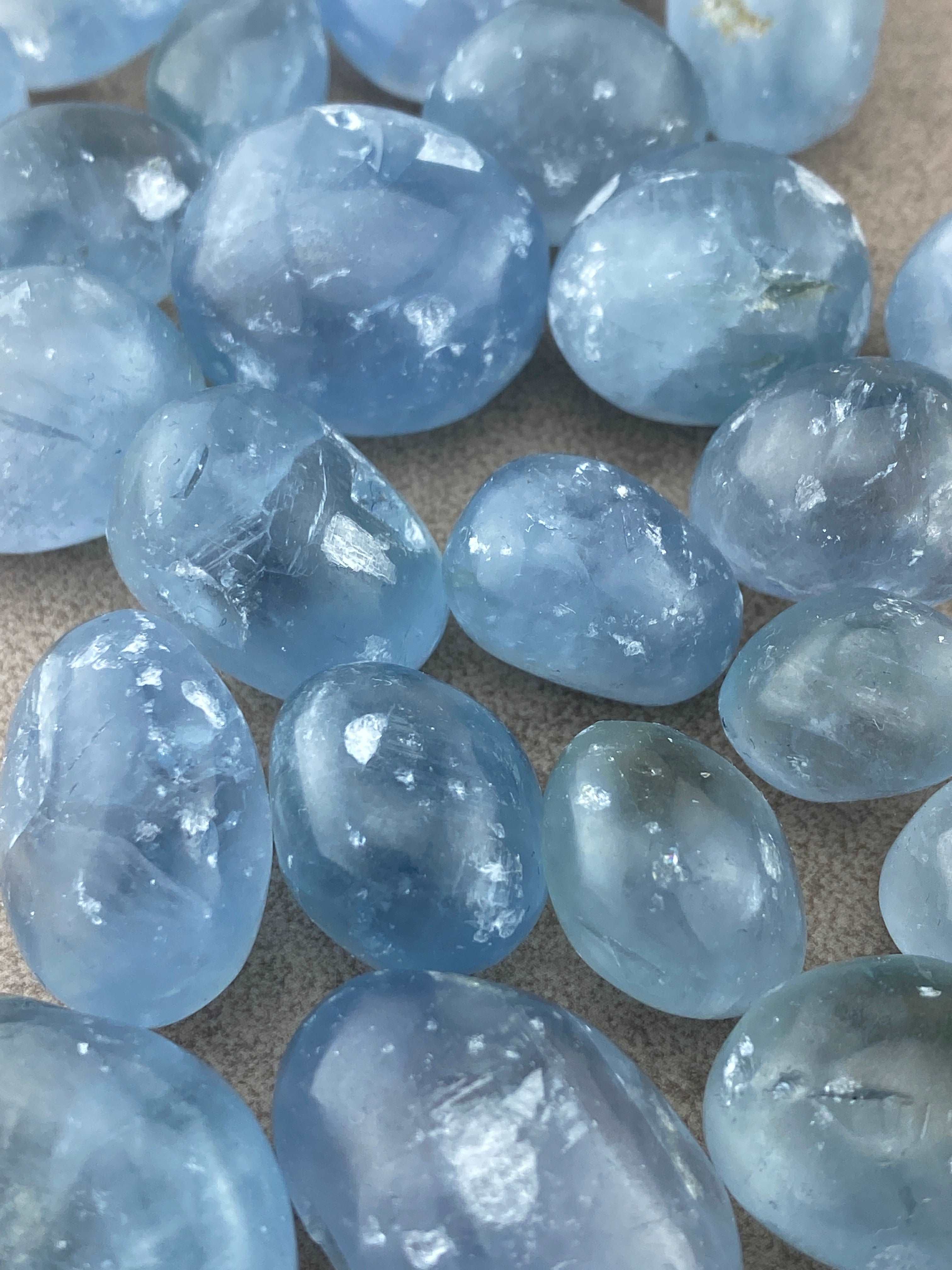 Celestit lommesten - CuriousCompassion.dk