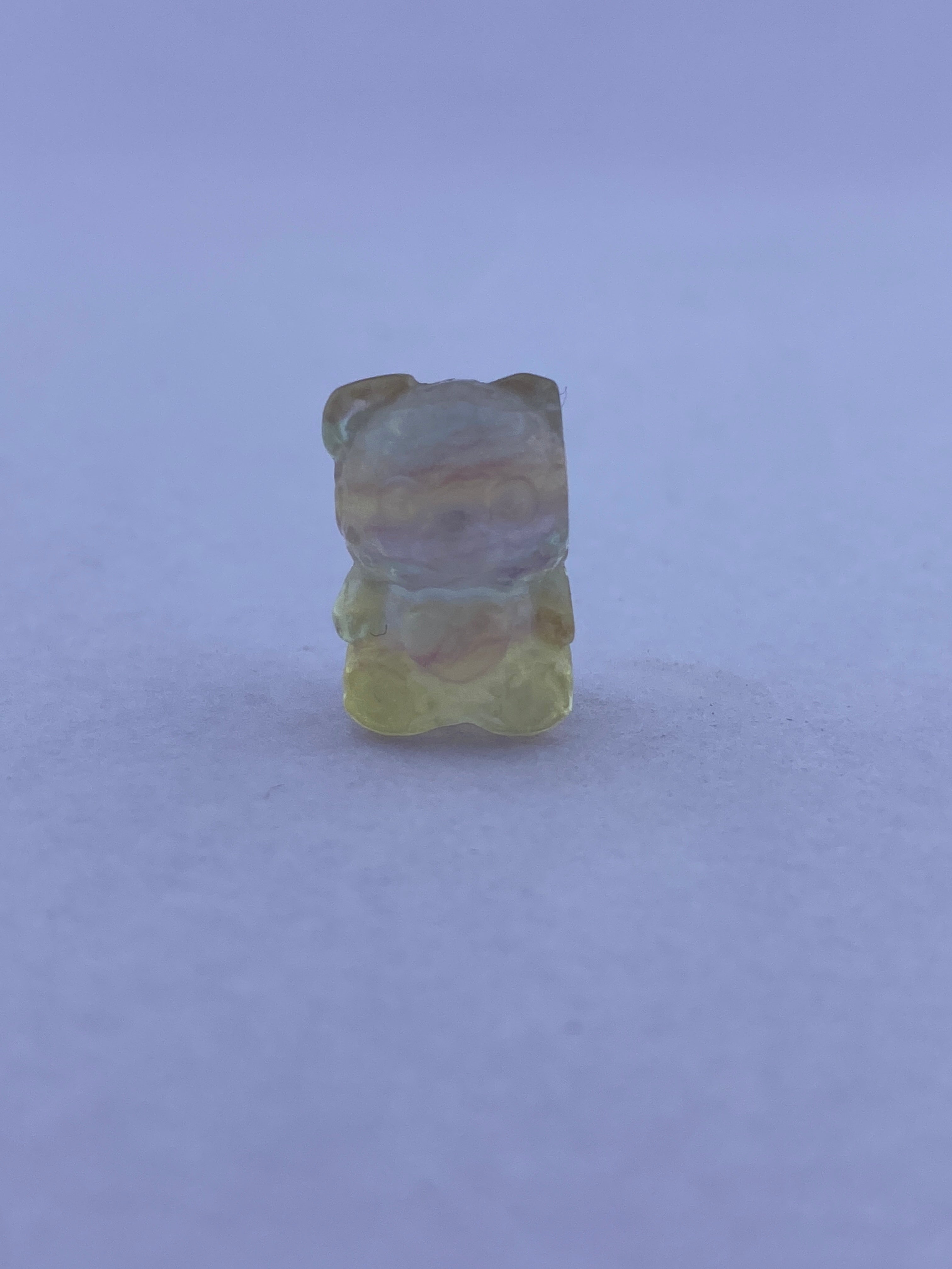 Candy Regnbue Fluorit Figur - Bamse OUTLET